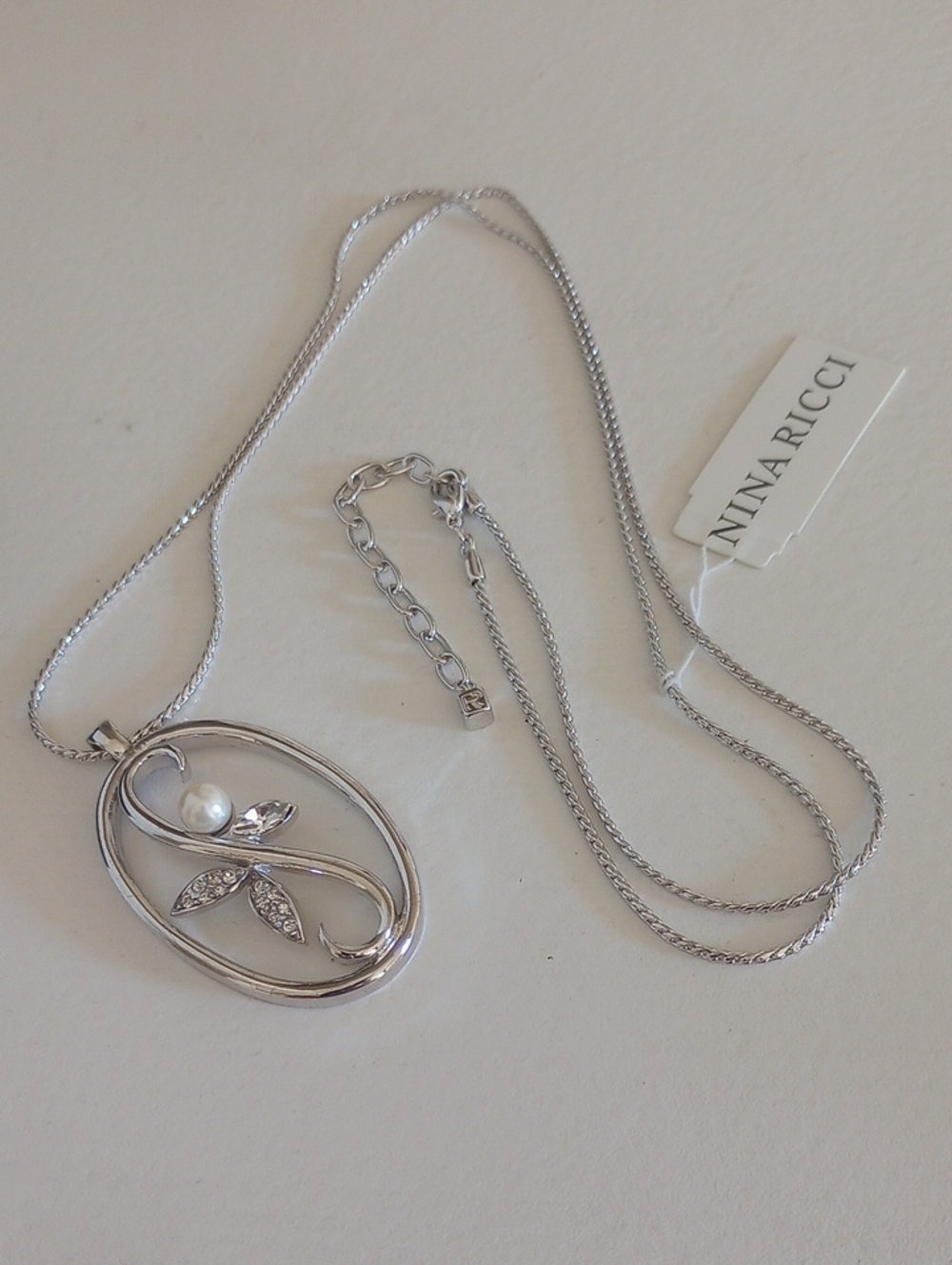Nina Ricci Faux Pearl & Crystal Necklace - Picture 6 of 8
